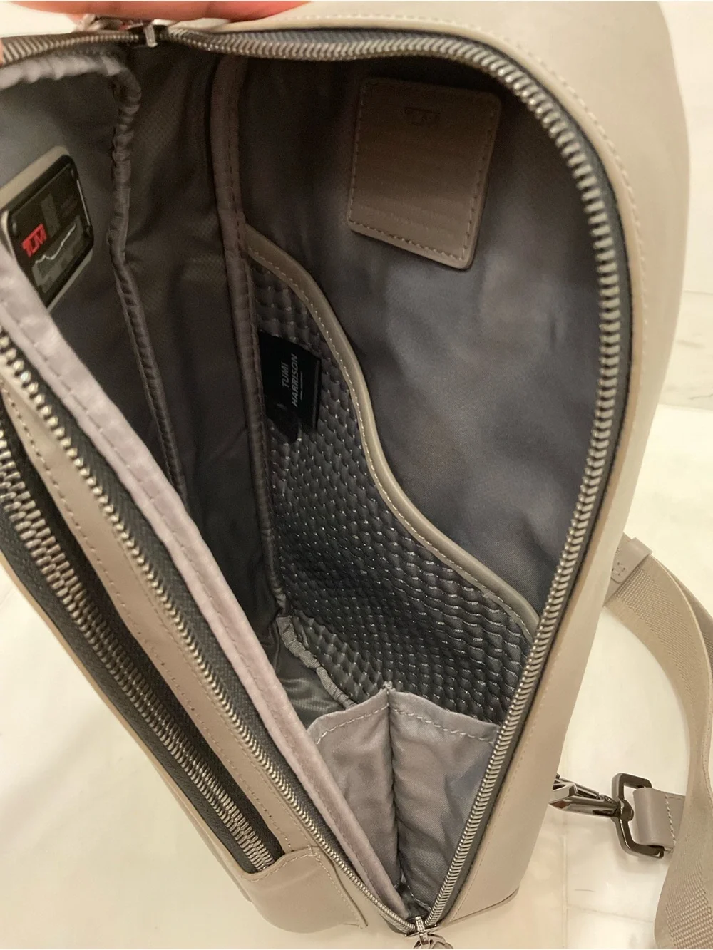 Tumi Harrison GREGORY 12” Leather Sling Crossbody Bag - LIMESTONE❗
